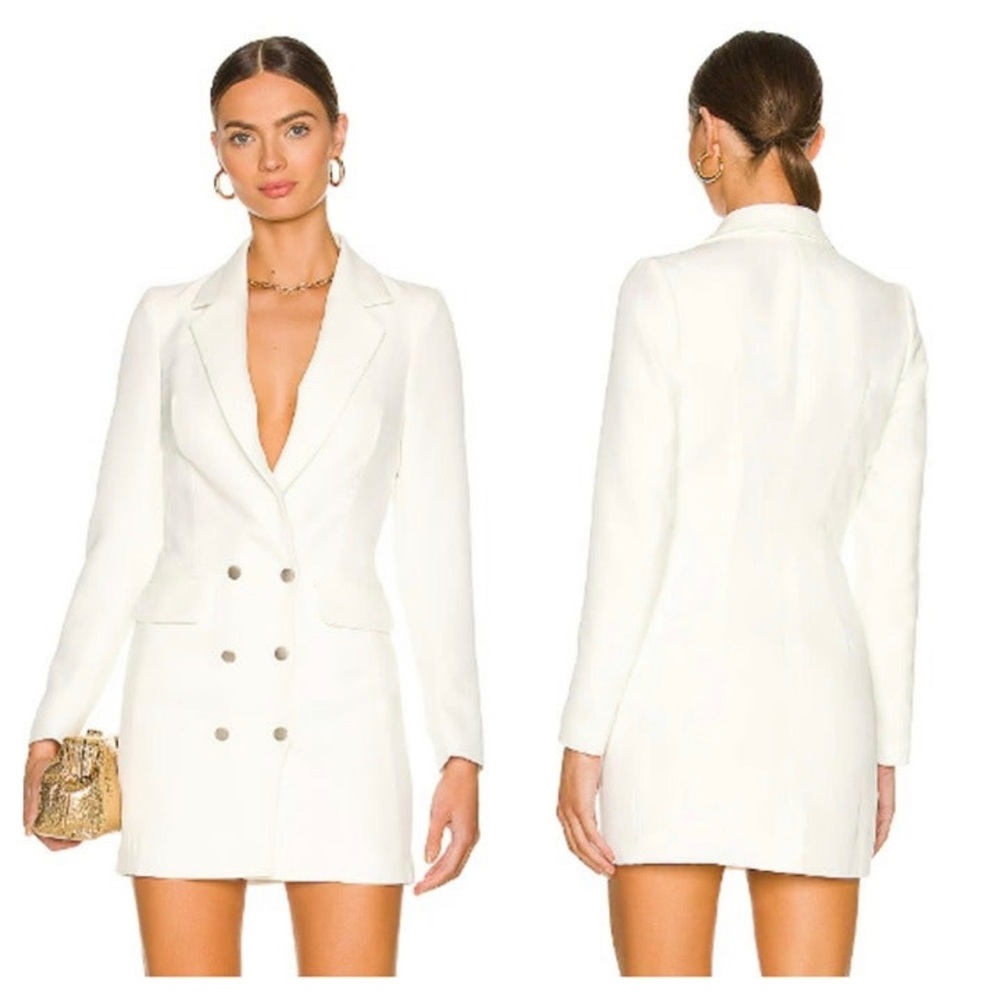 Superdown Madeline Blazer Dress Size:Medium
MSRP: $90
NWT